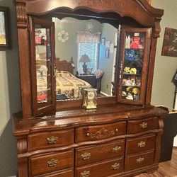 BEDROOM SET