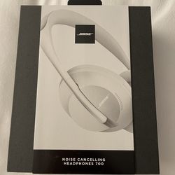 Bose Noise Cancelling Headphones 700 // NEW IN BOX SEALED