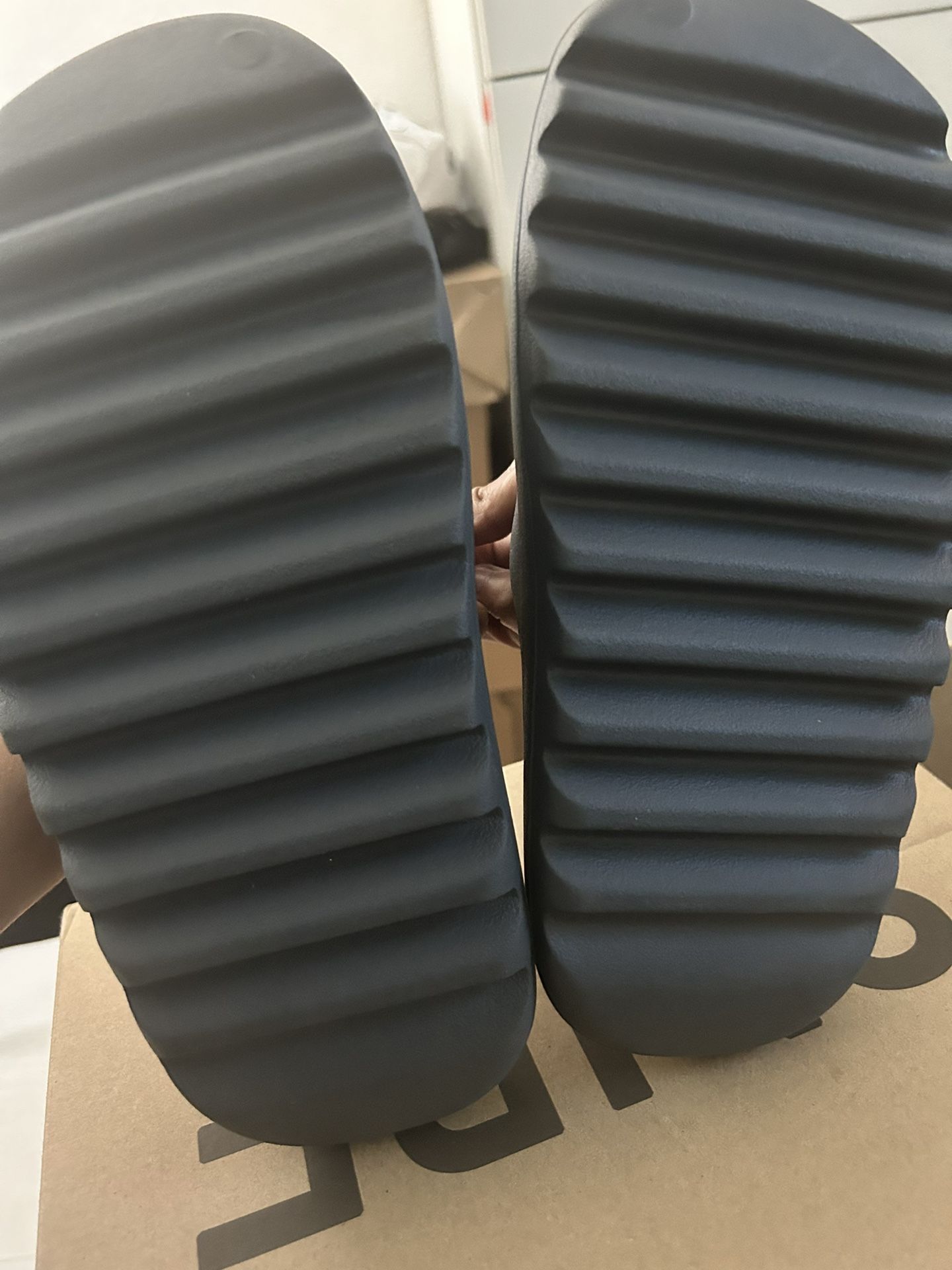 Yeezy Slide ‘Slate Grey’