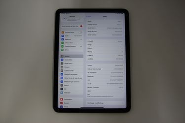 Apple iPad Air 4th Gen A2324 256 GB Space Gray