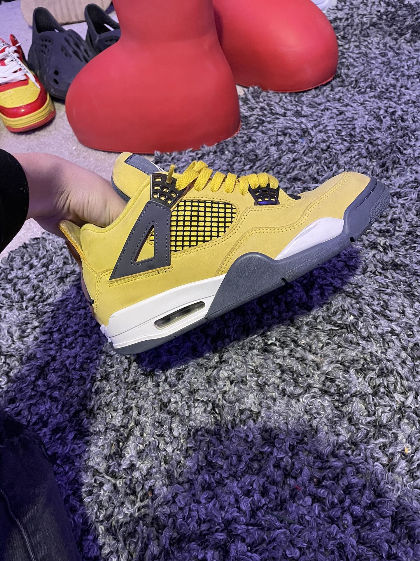Jordan 4 Lightnings
