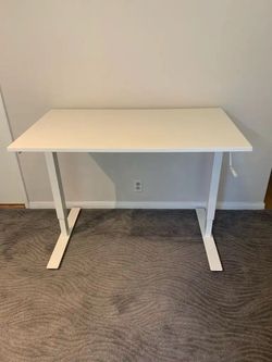 Adjustable desk