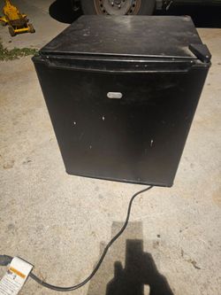 Mini fridge
