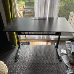 Available! Manual Adjustable Height Desk (near SE 60th & Flavel)