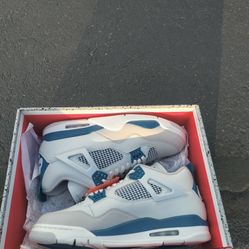 Air Jordan 4 Military Blue 