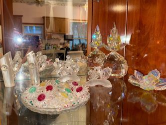 Crystal/glassware/memorabilia