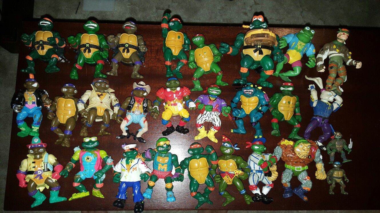Vintage Ninja turtle toy lot of 27