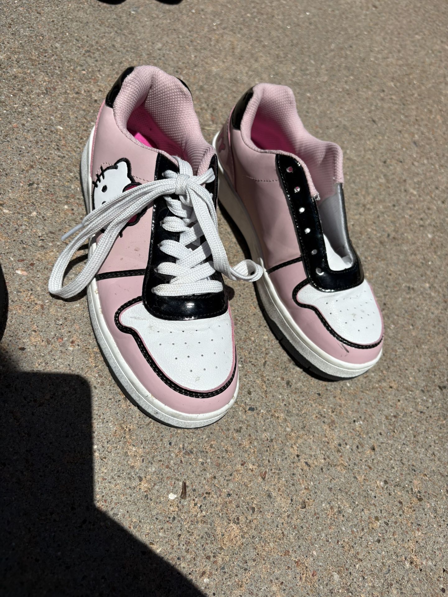 Hello Kitty Shoes