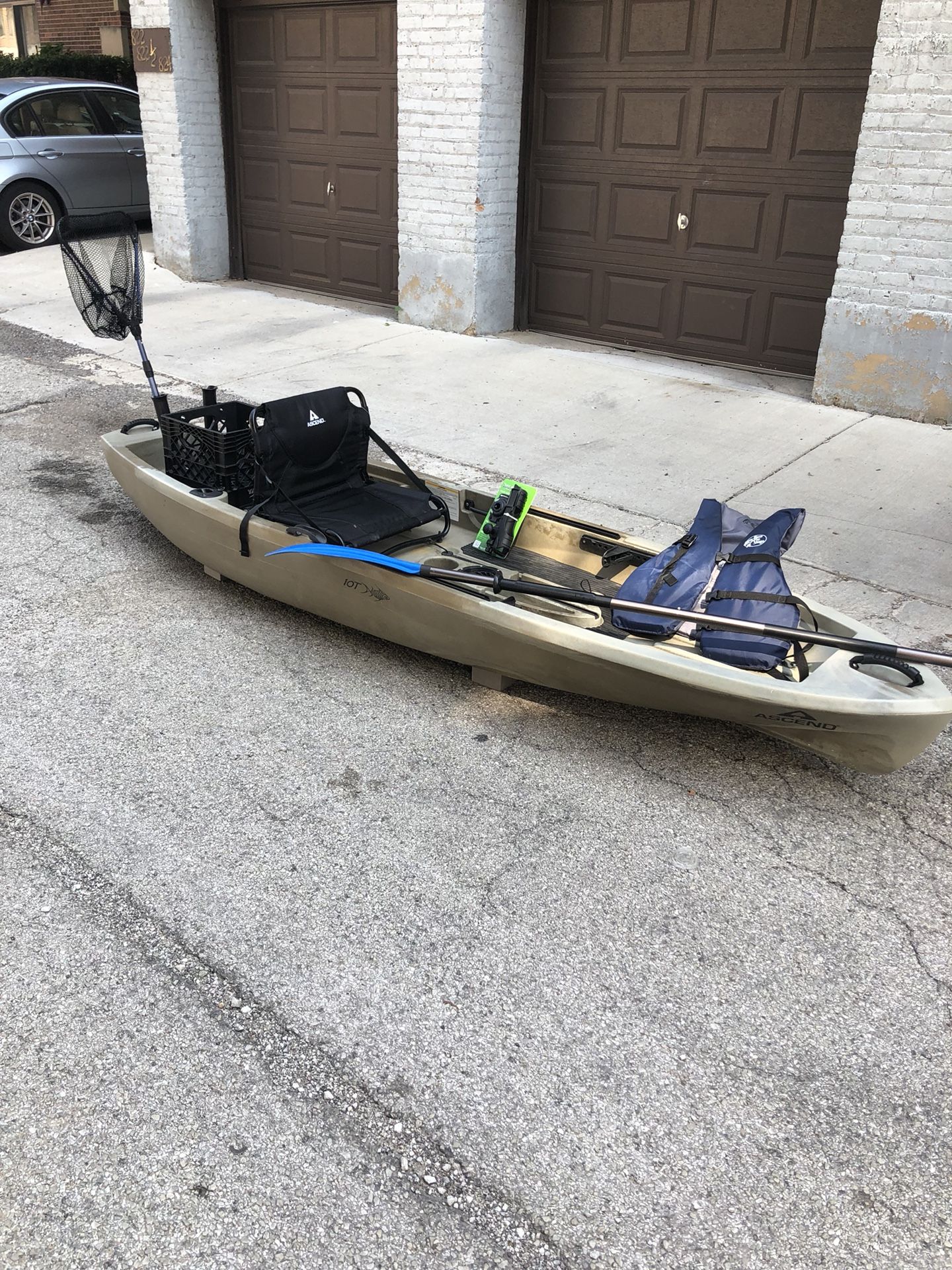Kayak -Ascend 10T fishing sit on top kayak. Life jacket, paddle, and tackle crate included $400
