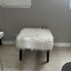Fluffy Chair/Stool