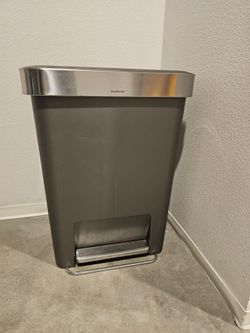 Simple Human step trash can