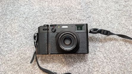 Fujifilm X100V