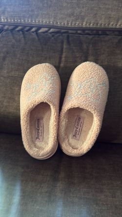 Juicy Couture Pink Slip-On Slippers Size M