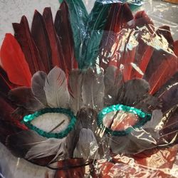 Lot Of Feathered Masks Mask 2  Hanging Fishnet Brand New Photo Props