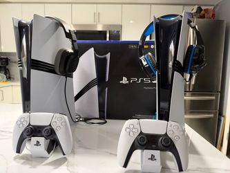 PLAYSTATION 5 PRO. 2TB/ UN MANDO Y HEADSET / ACEPTAMOS CAMBIO POR PS5 O XBOX SERIES Y DINERO
