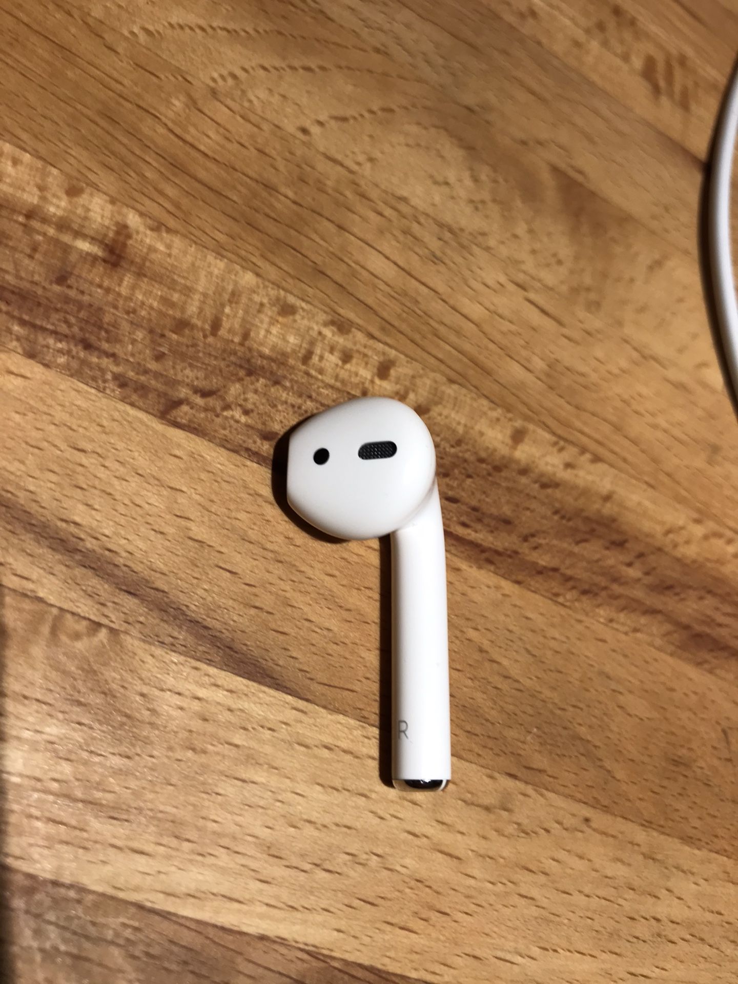 Apple AirPods 2nd generation right side earbud only