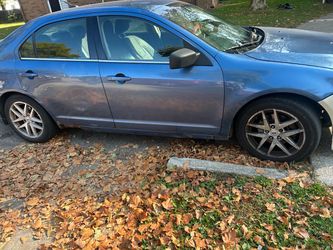 Ford Fusion Blue 4-Door Sedan