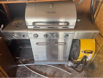 Char-Broil Advantage Stainless Steel Gas Grill – 4 Burner