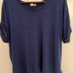 Navy blue GAP shirt