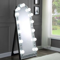ACCENT FLOOR MIRROR NEW IN BOX PICK UP PRICE ☎️ 1714586,2564 CALL ☎️ 1714650,7316
