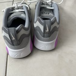 Shoes  For Women Or Girls almost new  👍👍🥰