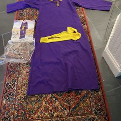 Halloween Adult Size Queen Costume with Yellow Belt