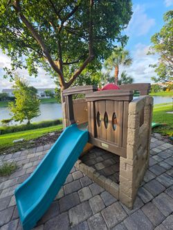 Kids Outdoor Playset w/ Slide – Great Condition