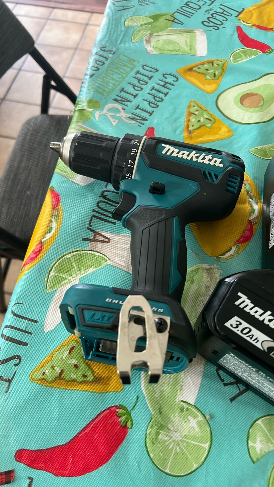 Taladro Cargador Y Pila Makita