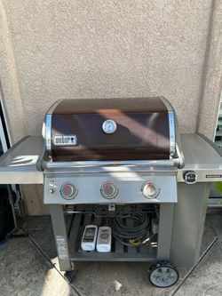 WEBER GENESIS GAS GRILL