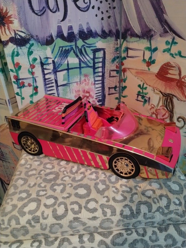 L.O.L. Surprise! Car-Pool Coupe toy.