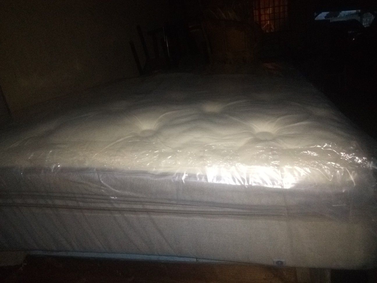 Queen pillow top mattress