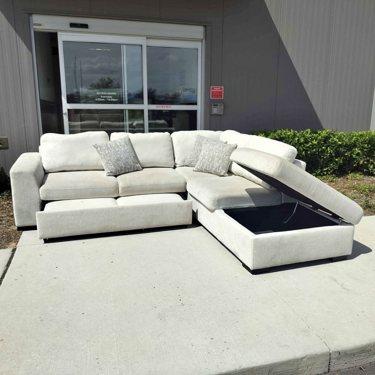 π Delivery Available! Sleeper Sectional Sofa with Chaise & Storage