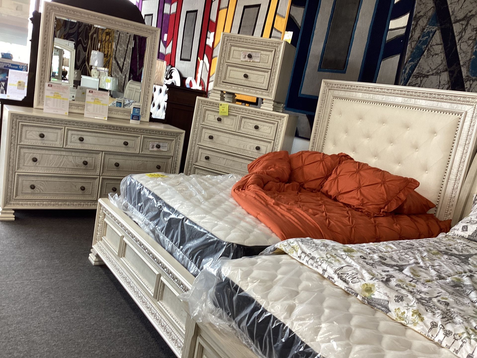 Queen Size Bed Set $1,699