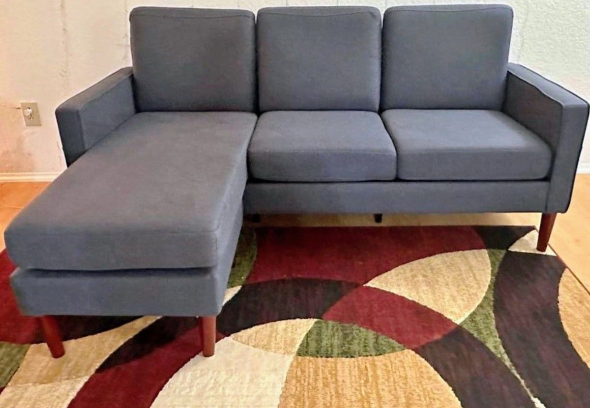 Beautiful Gray Sectional/Sofa| Reversible Chase| 2 Piece| Great Condition