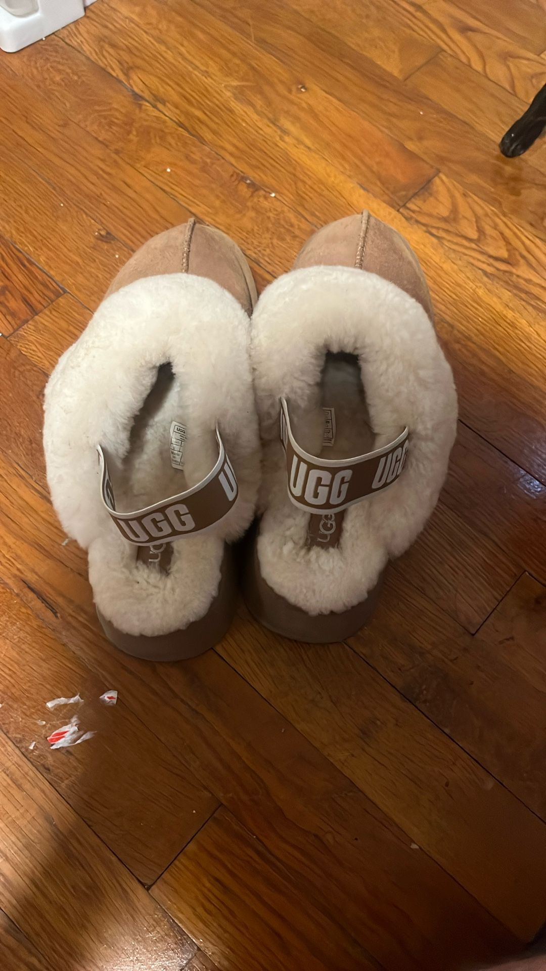 Women’s Uggs Size 8