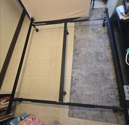 King/Queen Size Metal Bed Frame w/ 2 TempurPedic Twin Size Box Springs