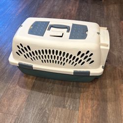 Small pet carrier