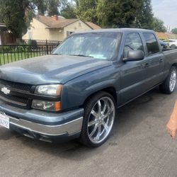 Partes For Chevy Y Mas De 200 Carros Para Partes