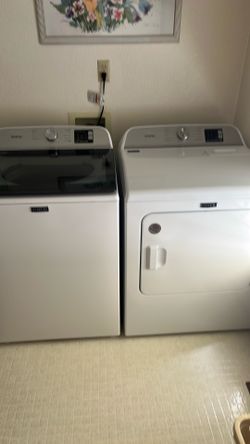 Maytag Washer & Electric Dryer Set