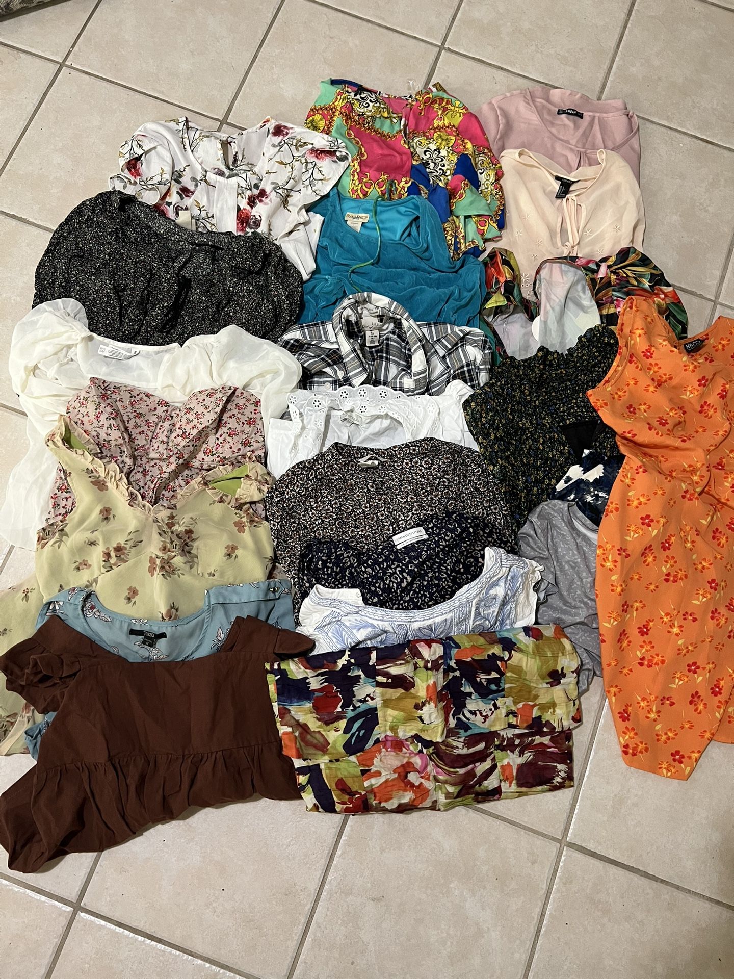 Women’s and Girls Clothing 