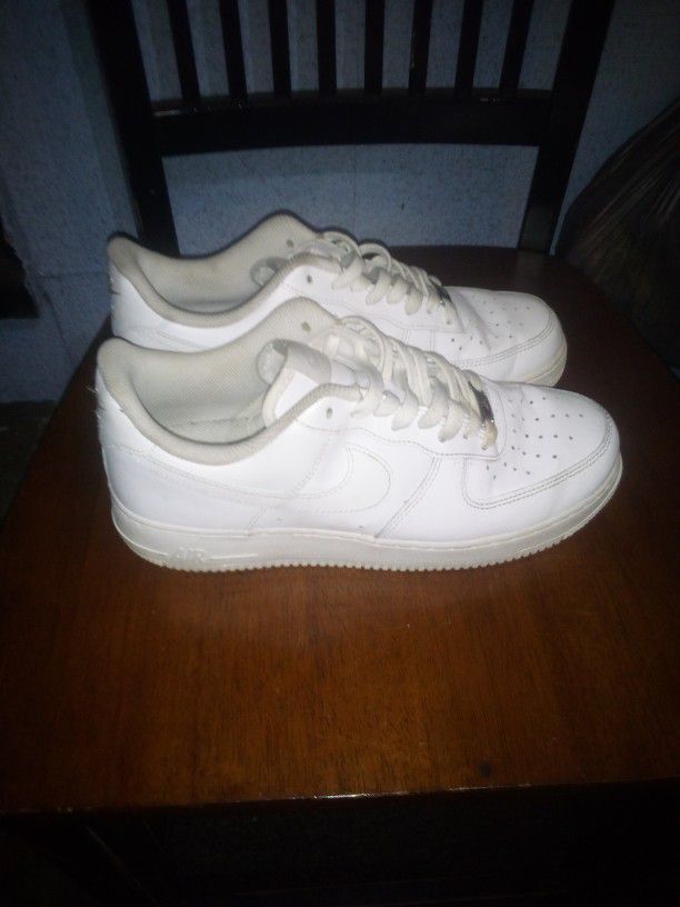 Size 9 Nike Air Forces
