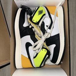 Jordan 1 High Volt Size 6Y / 7.5 Women