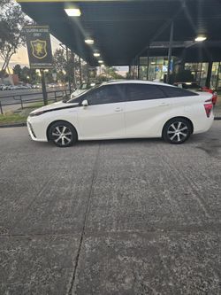 Toyota Mirai Fuel Cell! Runs On Hydrogen!