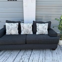 🔥Modern Sofa Bed / Sleeper Couch – Clean & Sanitized – Same Day Delivery – Pet & Smoke Free✅