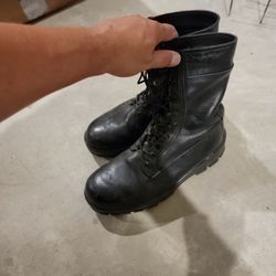 Bates Military Boots 9 W.. Good Condition 
