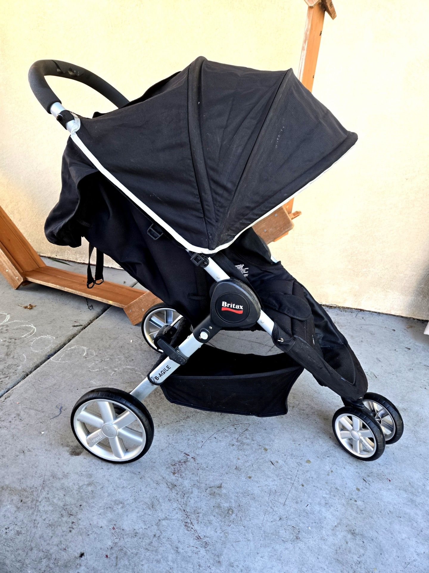 Britax b-agile Lightweight Stroller