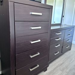 Chest With Mirror And Dresser