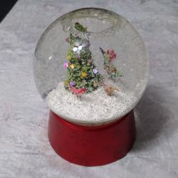 New In Box Nordstrom Exclusive Lighted Christmas Snow Globe 