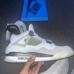 Jordan 4 Military Black 