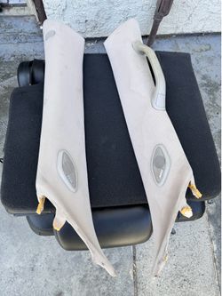 2007 Escalade Pillars